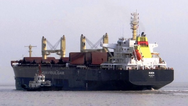 Se cree que los piratas controlan el granelero búlgaro mientras navega hacia Somalia 1 granelero secuestrado