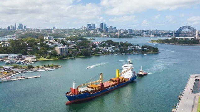 Australia suspends tug crew lockout and strike