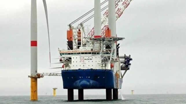 Début de l’installation de la turbine du premier parc éolien marin de France