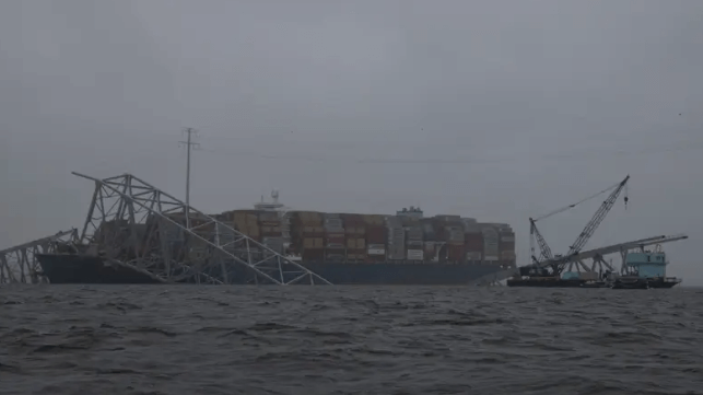 Poor weather at Dali wreck site