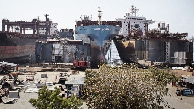 Boxship Maersk à alang