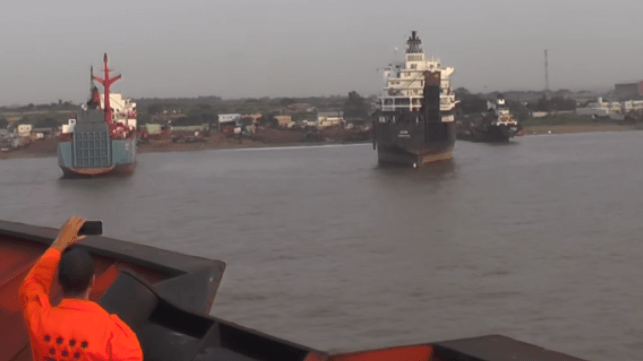 Ships on the beach at Alang