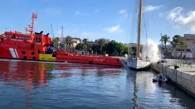 video collision sinks luxury sailing yacht