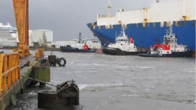 breakaway cargo ship