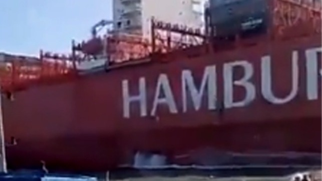 containership damaged hitting dock