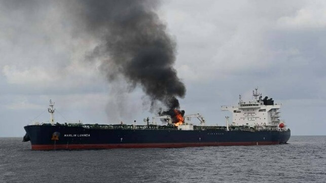 Fotos: Incendio a bordo de un petrolero alcanzado por un misil hutí 1 incendio de petrolero