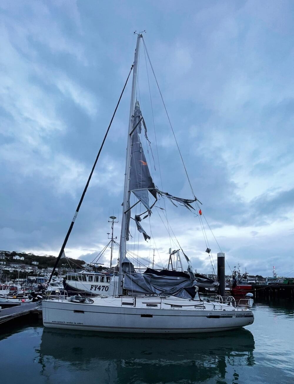 Video: RNLI Lifeboat Saves Stricken Yacht in Force 10 Winds