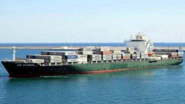 latest incident of damaged containers despite reports that containers lost at sea are declining