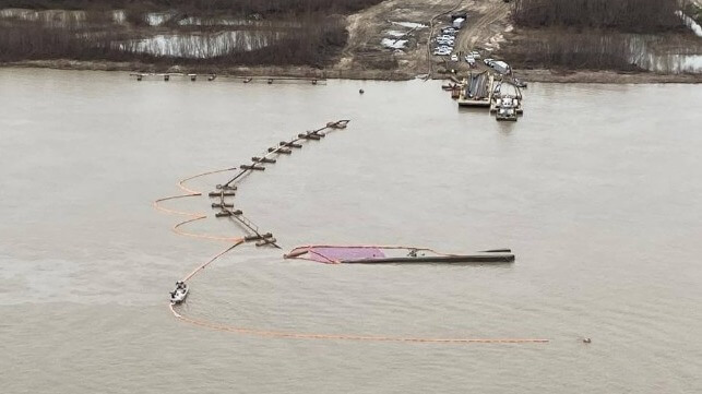 WB Wood dredger capsized with boom