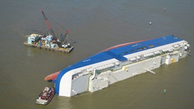 golden ray aground