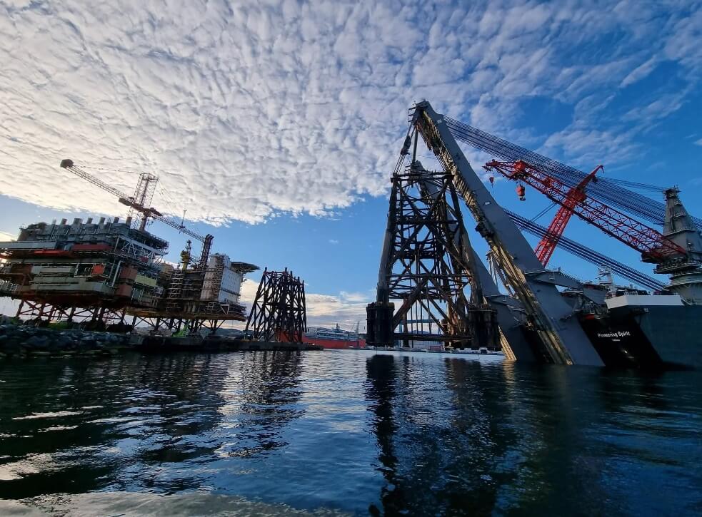 Photos: Pioneering Spirit Hoists 11,000 Tonne Jacket in a Single Lift