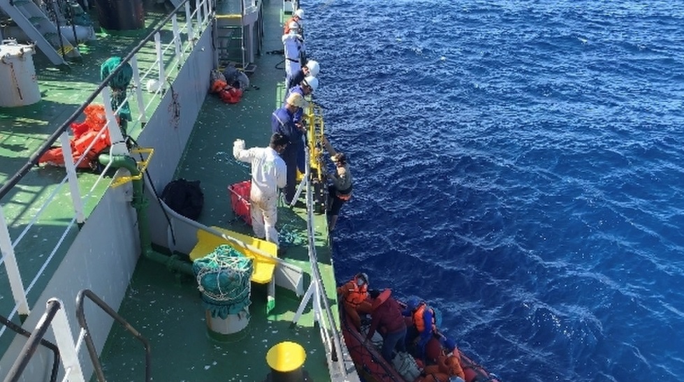 Merchant Tanker Rescues 18 Fishermen Off Galapagos Islands